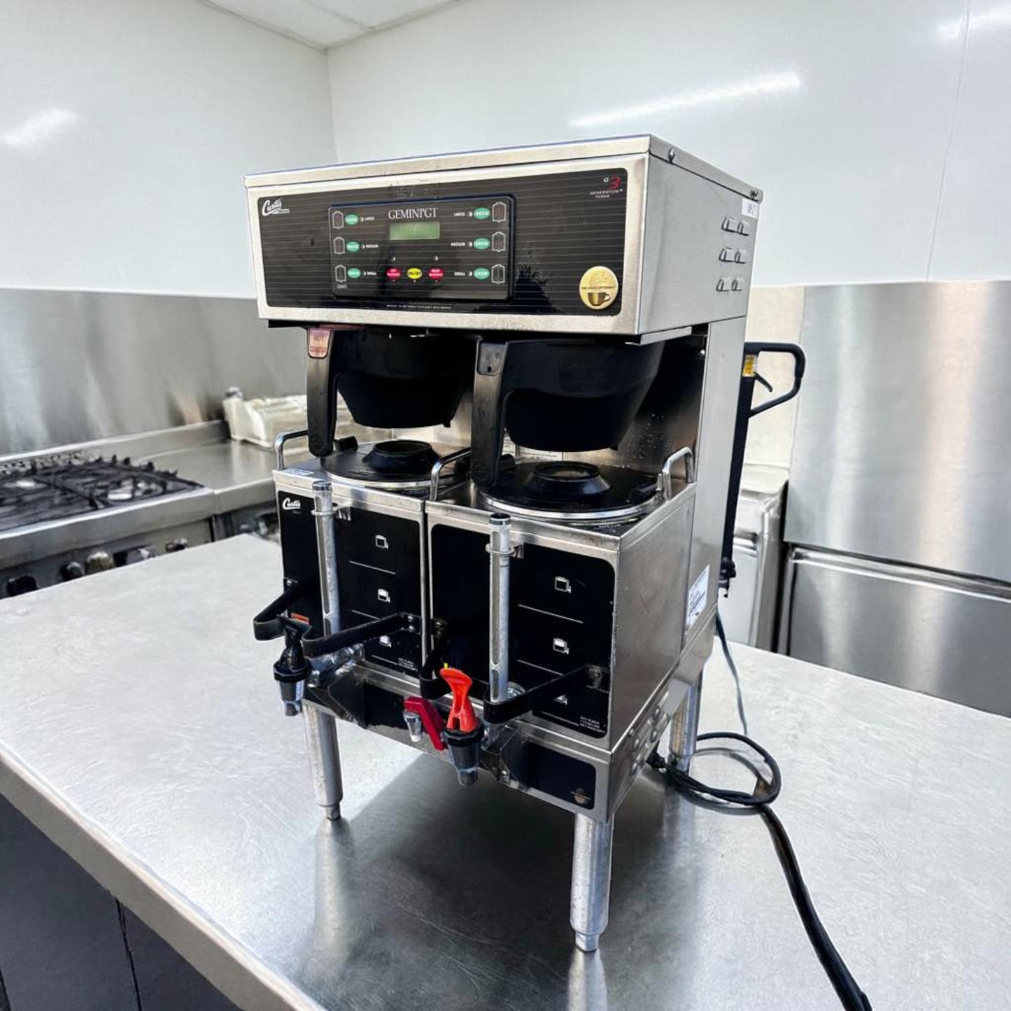 Exceptional Condition – Curtis GEMTS10A1000 G3 Gemini Twin Satellite Coffee Brewer – 1.5 Gallon – 220V – Fully Tested & Operational!