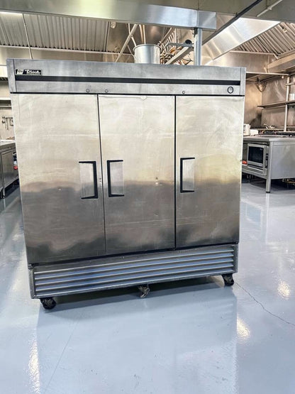 Immaculate Condition – True T-72F – 3 Door Commercial Reach-In Freezer – 78” Stainless Steel – Fully Tested & Operational!