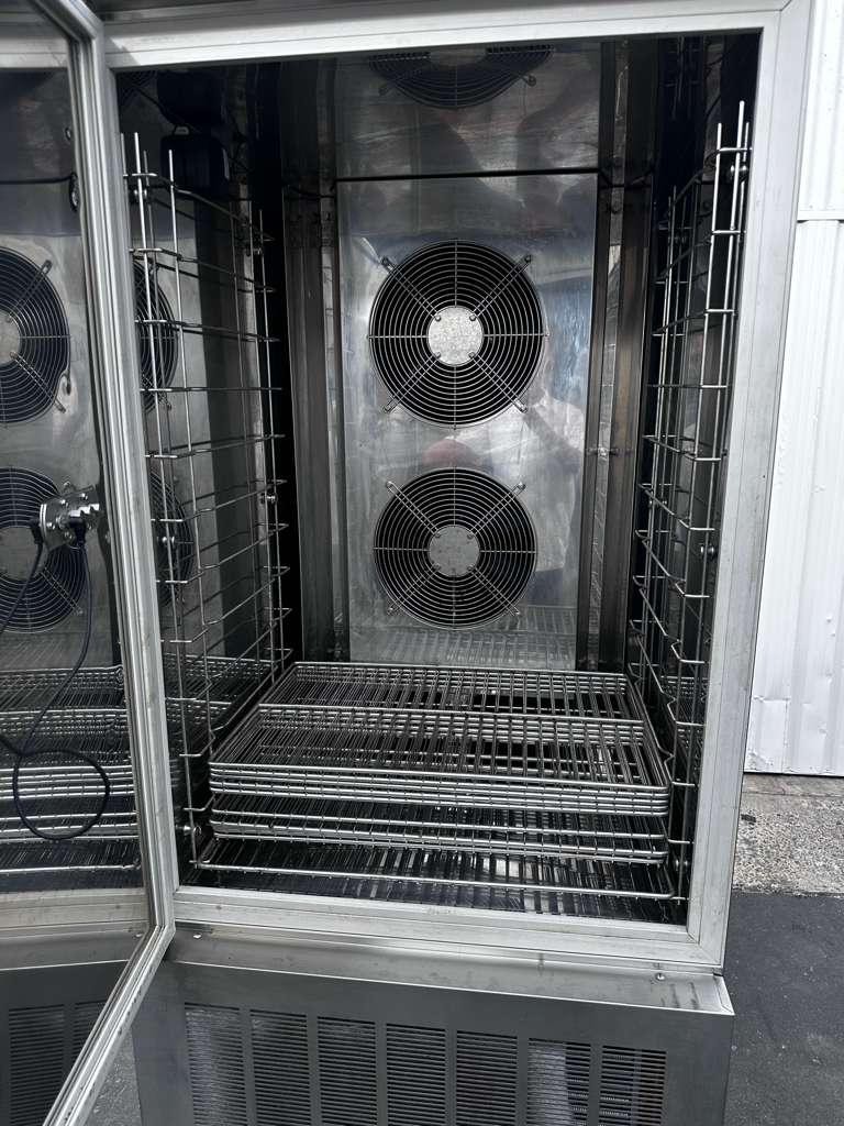 Exceptional Condition – American Panel AP12BCF150-2-P HURRiCHiLL™ Blast Chiller / Shock Freezer – 24 Pan Capacity – 208V / 3PH – Fully Tested & Operational!
