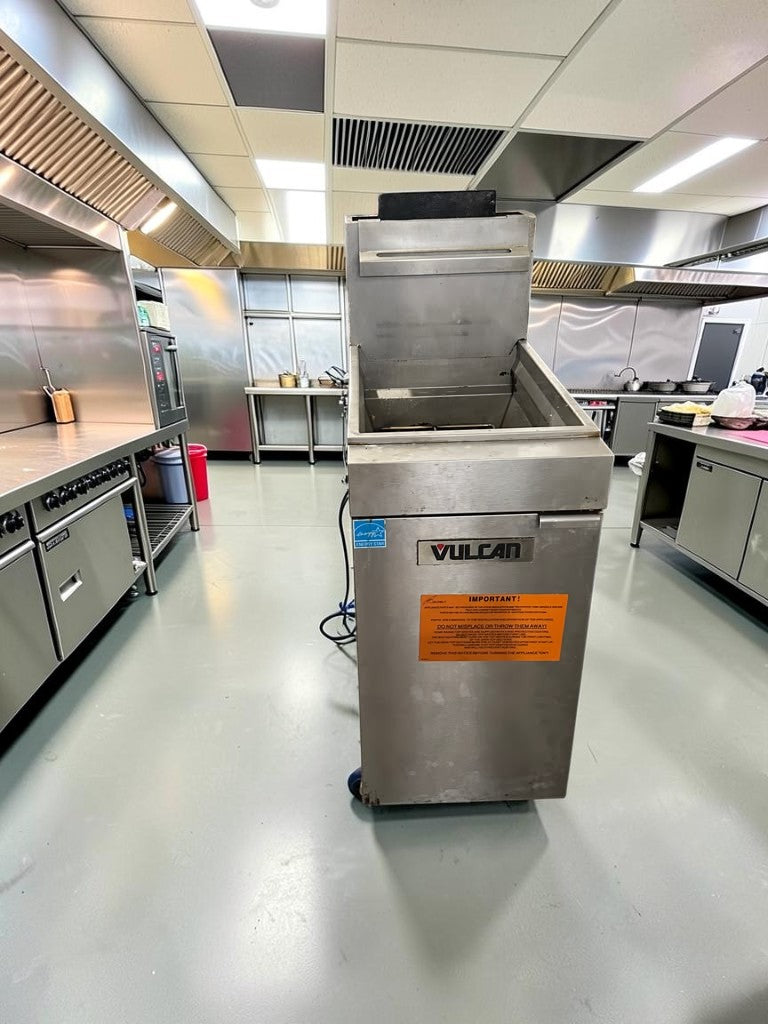 Prime Condition – Vulcan 1VEG35M – 35–40 lb. Commercial Natural Gas Floor Fryer – 70,000 BTU – ENERGY STAR® – Fully Tested & Operational!