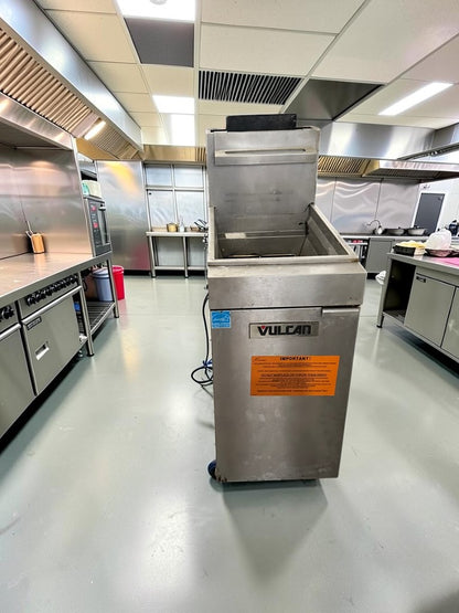 Prime Condition – Vulcan 1VEG35M – 35–40 lb. Commercial Natural Gas Floor Fryer – 70,000 BTU – ENERGY STAR® – Fully Tested & Operational!