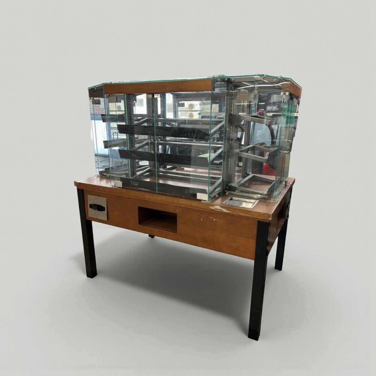 Top-Tier Condition – 5FT Four-Way Dry Pastry Merchandiser – 60in x 39in x 63in – Fully Inspected & Ready for Service!