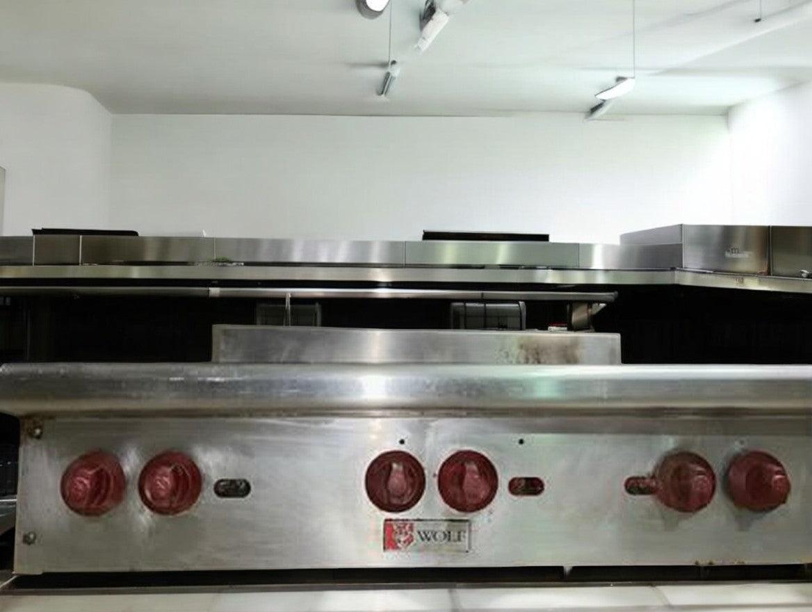 Excellent Condition – Wolf AHP636 36" Gas Hotplate (6 Burners) – Natural Gas – Tested & Working