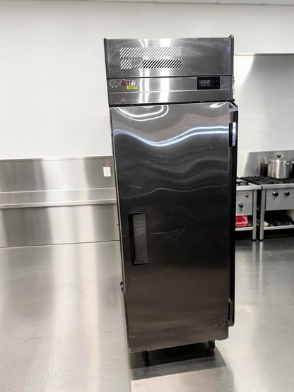 Excellent Condition – Turbo Air EF24-1-N-V – E-Line One-Section Reach-In Freezer – 21.9 Cu. Ft. – R290 – 115V – Fully Tested & Operational!
