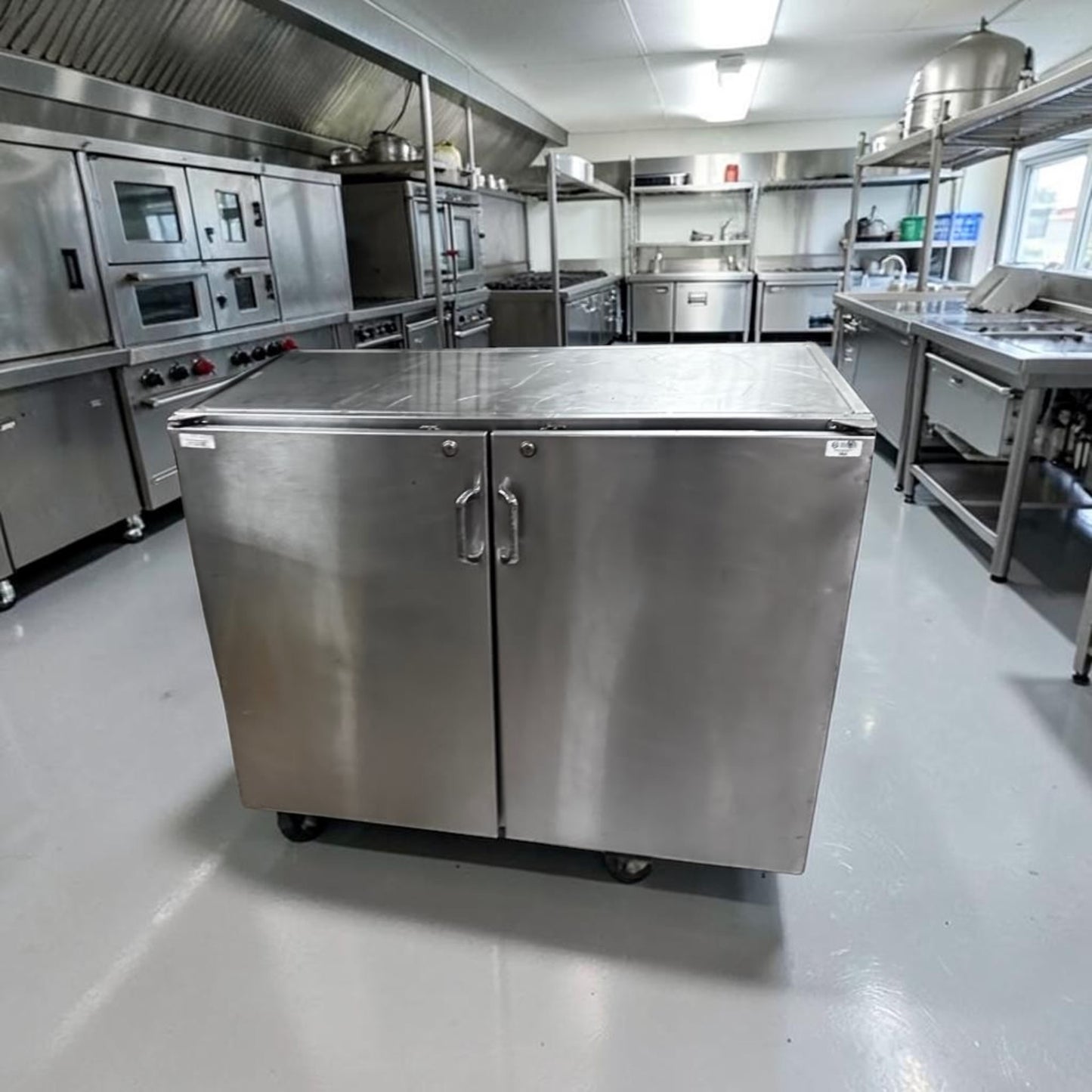 Well-Maintained Condition – Commercial Stainless Steel Storage Cabinet – 48" Wide – Dual Locking Swing Doors – Heavy-Duty Worktop – Fully Inspected & Ready for Use!
