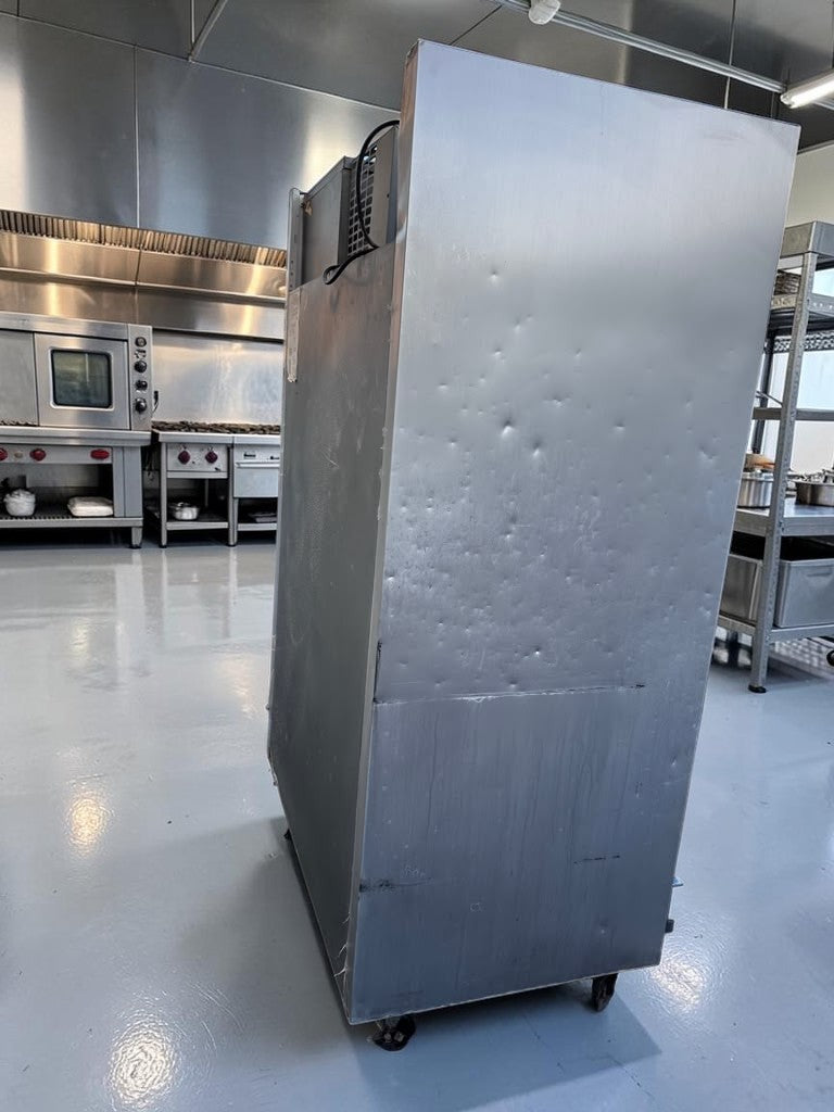 Excellent Condition – Traulsen G20010 – 52.13" Two-Section Commercial Reach-In Refrigerator – 46 Cu. Ft. – Two Solid Doors – 115V – Fully Tested & Operational!