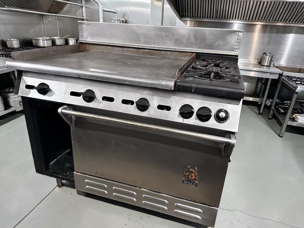 Superb Condition – Wolf C48S-2B36GT Challenger XL – 48" Natural Gas Range – Two Burners – 36" Thermostatic Griddle – Standard Oven – 155,000 BTU – Fully Tested & Operational!