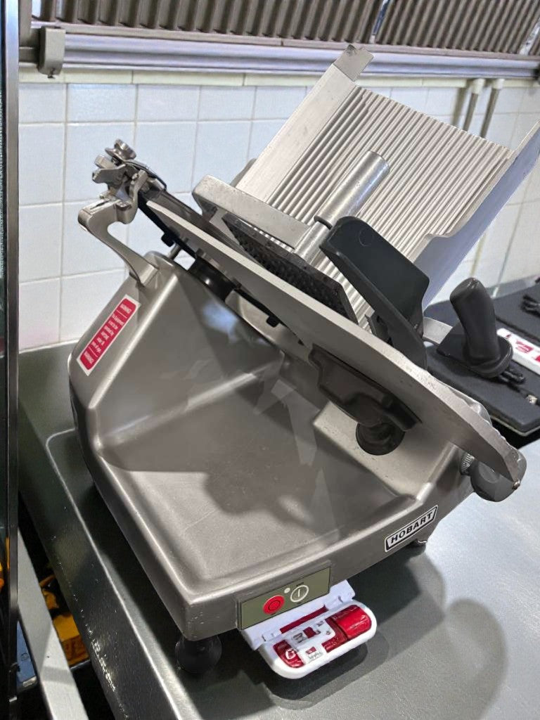 High-Grade Condition – Hobart HS8 Commercial Heavy-Duty Meat Slicer – 120V / Single Phase – Fully Tested & Working!