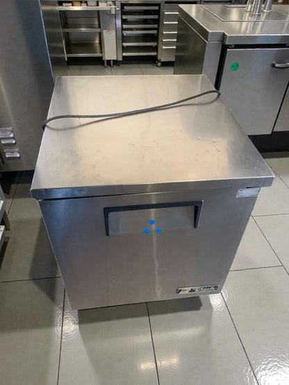 Immaculate Condition – True TUC-27-LP Undercounter Refrigerator – 115V / Single Phase – Fully Tested & Working!