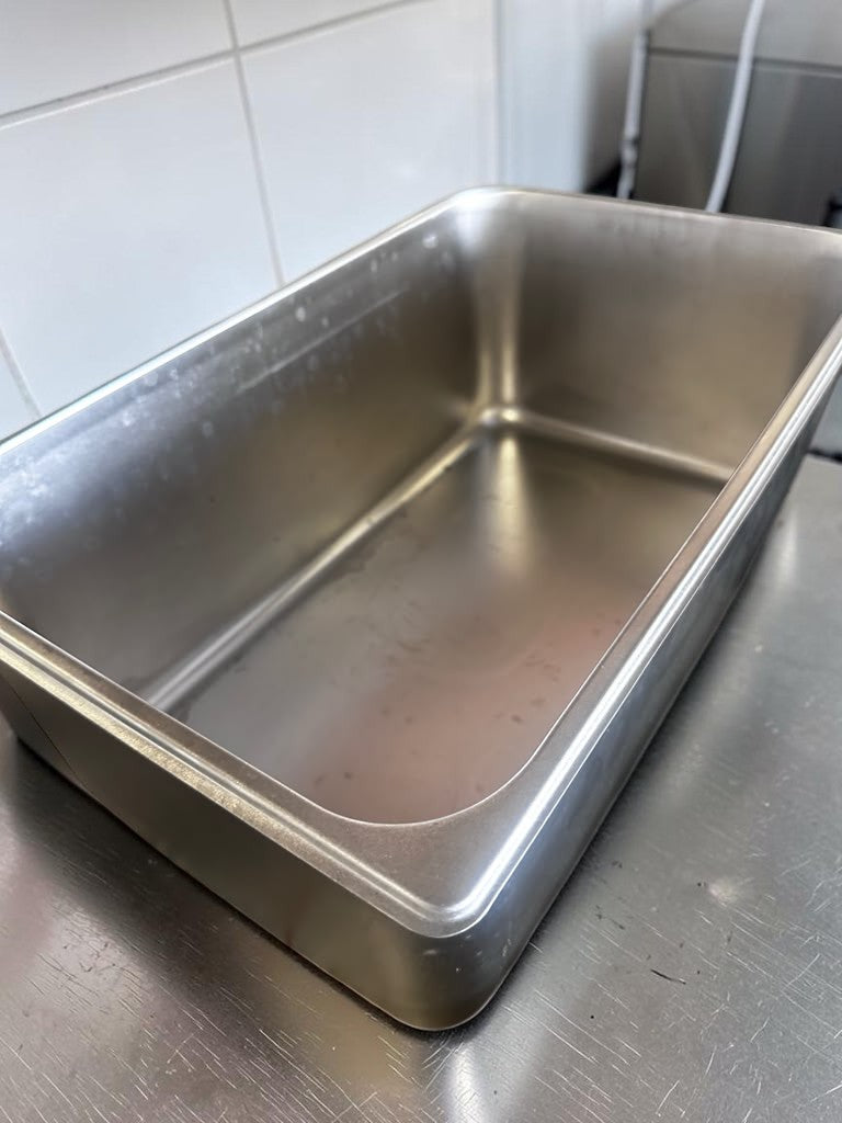 Outstanding Condition – ZPL ZSPCF – Full-Size Stainless-Steel Steam Table Pan with Solid Lid – Approx. 21-Qt. Capacity – Fully Inspected & Ready for Use!