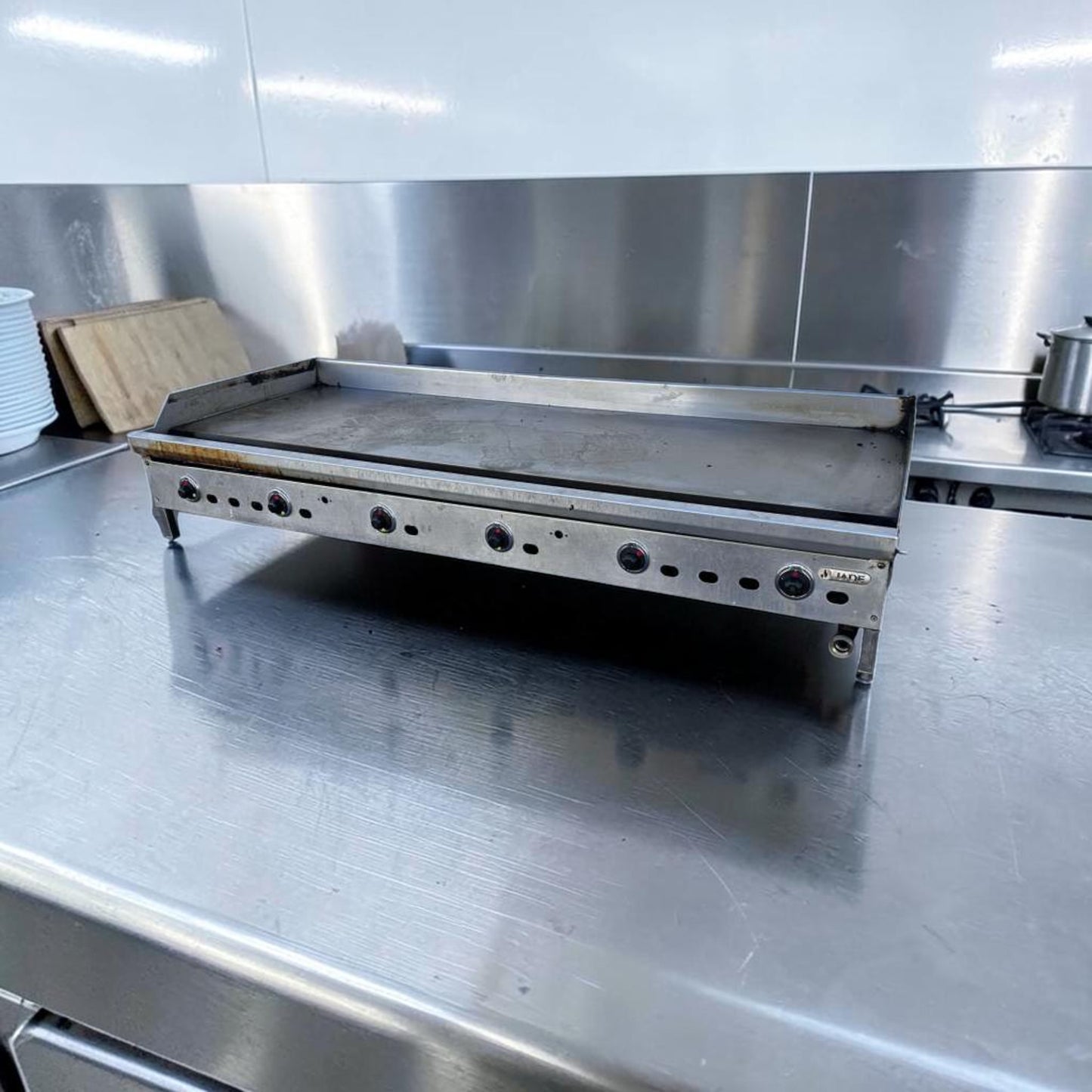 Elite Condition – Jade Range JGT-2472 – 72” Commercial Gas Countertop Griddle – Thermostatic Controls – 180,000 BTU – Fully Tested & Operational!