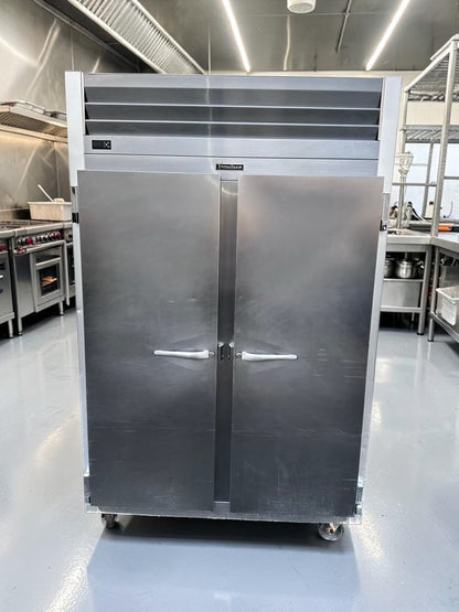 Excellent Condition – Traulsen G20010 – 52.13" Two-Section Commercial Reach-In Refrigerator – 46 Cu. Ft. – Two Solid Doors – 115V – Fully Tested & Operational!