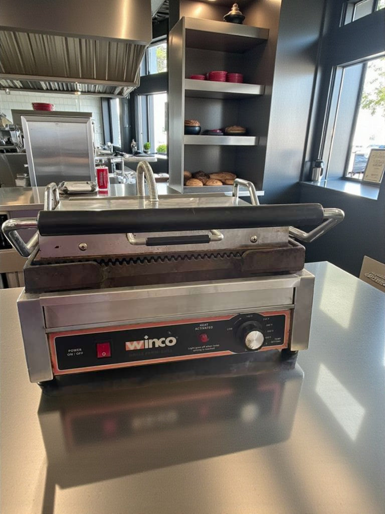 Immaculate Condition – Winco Commercial Countertop Single Panini Grill – 120V – Fully Tested & Working!