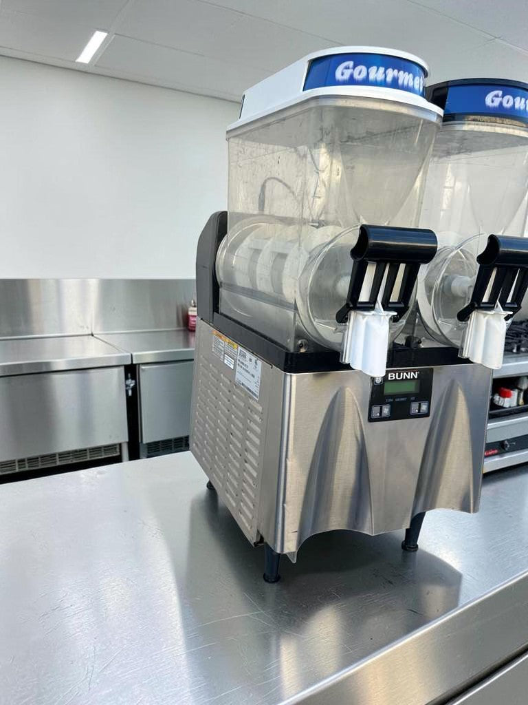 Superior Condition – BUNN ULTRA-2 HP – Twin 3 Gallon Commercial Frozen Beverage / Slush Machine – 120V – Stainless & Black – NSF Listed – Fully Tested & Operational!