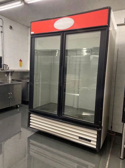 Premium Condition – True GDM-49 Commercial Glass Door Merchandiser – 115V / Single Phase – Fully Tested & Working!