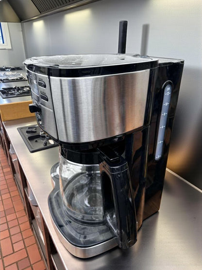 Brand New Condition – Programmable 12-Cup Drip Coffee Machine – Stainless Steel & Black Finish – Glass Carafe – Single Serve / Carafe Options – Fully Tested & Operational!