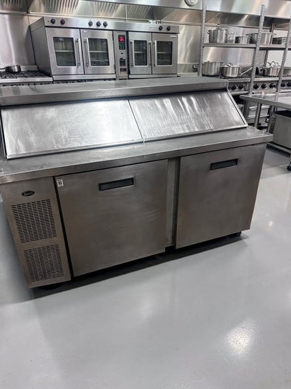 Superior Condition – Randell 9040K-7 – 60″ Two-Door Mega Sandwich/Salad Prep Table – 24-Pan-Capacity Refrigerated Top – 115V – Fully Tested & Operational!