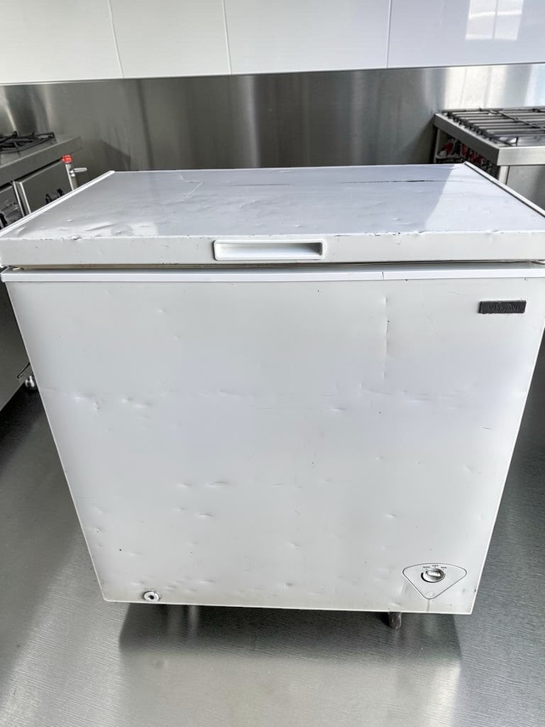 Well-Maintained Condition – Vissani MDCF7WH – 7.0 Cu. Ft. Manual Defrost Chest Freezer – White – UL Listed - Fully Tested & Operational!