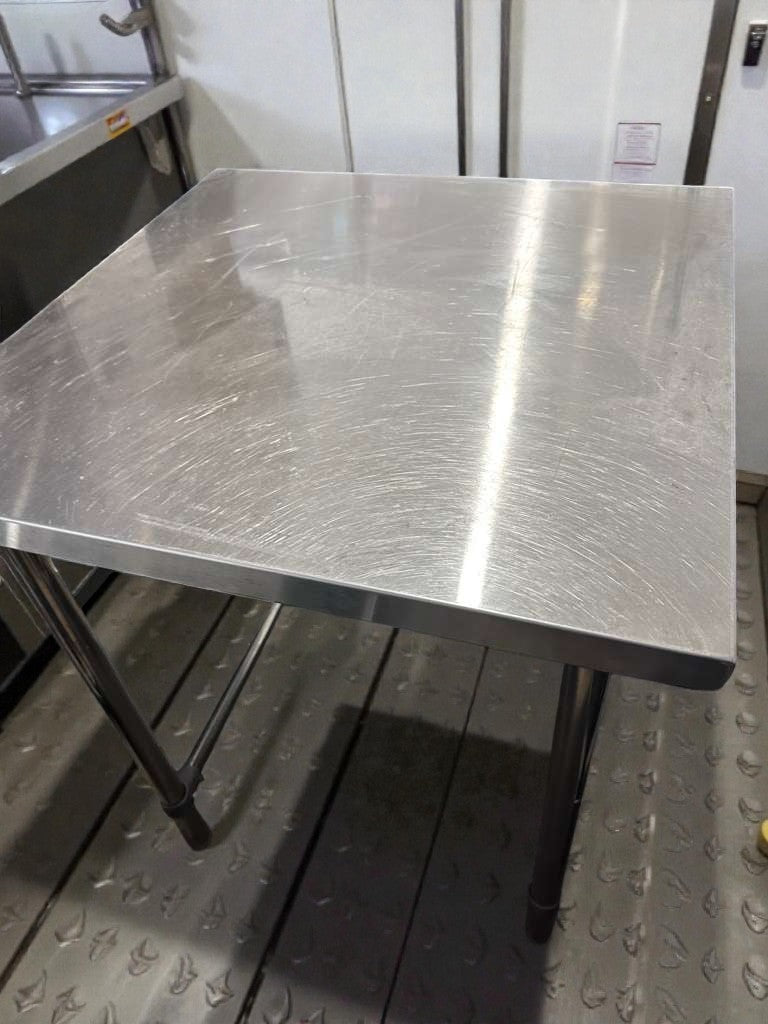 Top-Tier Condition – Commercial Stainless Steel Work Table – 48" x 30" – Heavy-Duty – Fully Tested & Operational! (SS-S-WT-0417)