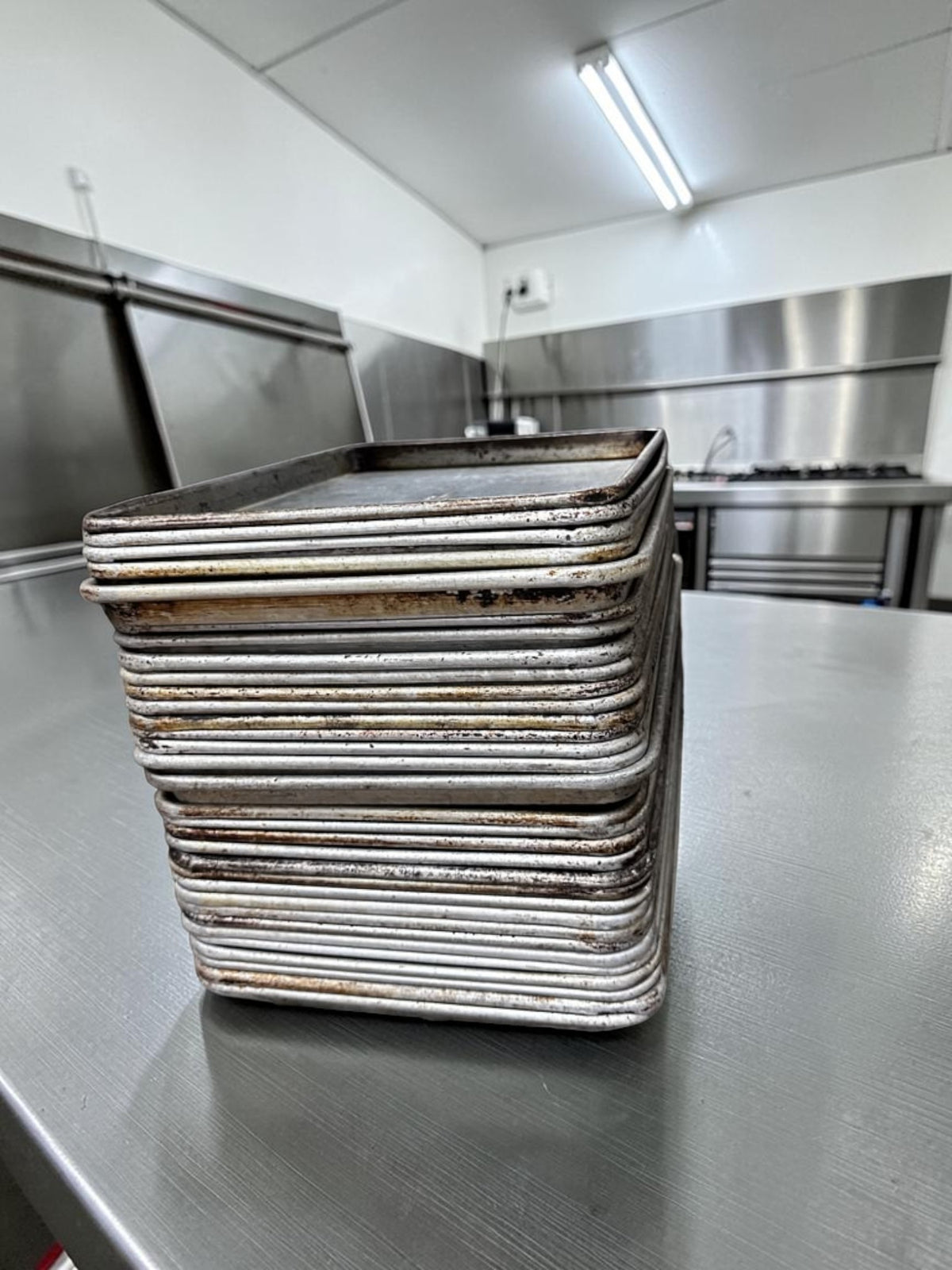 Dependable Condition – 1/2 Size Aluminum Sheet Pans – Commercial Half Size Baking Pans – Quantity 30 – Ready for Commercial Use!