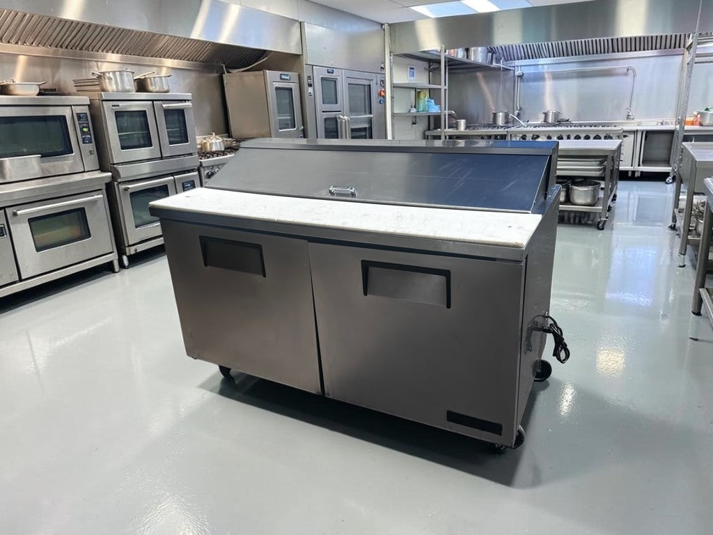 Well-Maintained Condition – True TSSU-60-16 – 60″ Two-Door Refrigerated Sandwich & Salad Prep Table – 16-Pan Capacity – 115V – Fully Tested & Operational!