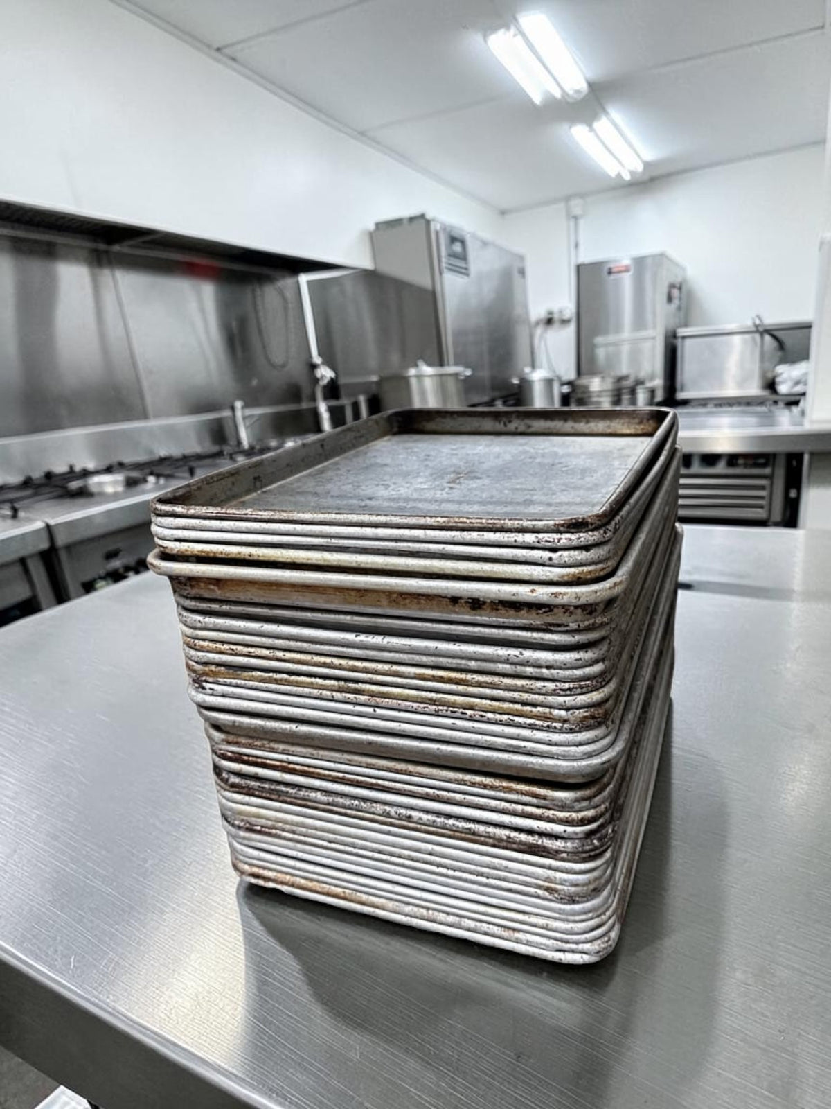 Dependable Condition – 1/2 Size Aluminum Sheet Pans – Commercial Half Size Baking Pans – Quantity 30 – Ready for Commercial Use!