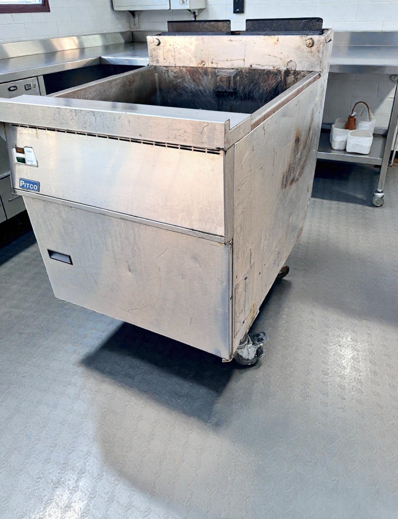 Superior Condition – Pitco Commercial Gas Fryer – Stainless Steel – Floor Model – Fully Tested & Operational!