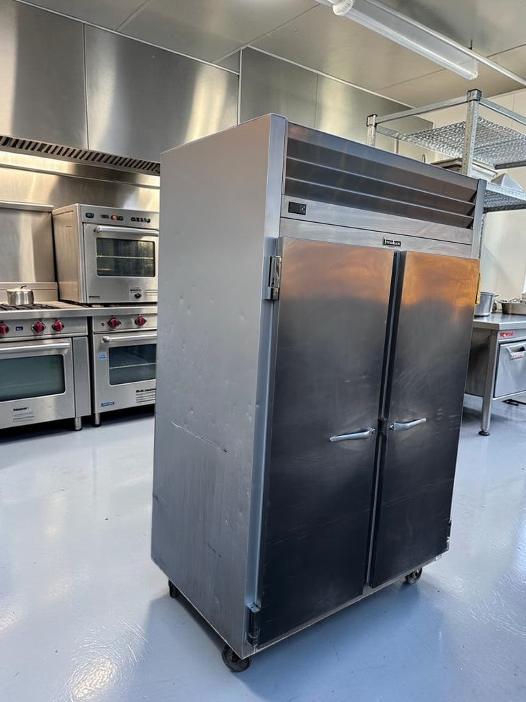 Excellent Condition – Traulsen G20010 – 52.13" Two-Section Commercial Reach-In Refrigerator – 46 Cu. Ft. – Two Solid Doors – 115V – Fully Tested & Operational!