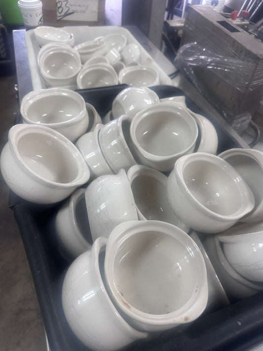 First-Class Condition – Bulk Lot Commercial White Ceramic 12 oz. Onion Soup Crocks / Bowls – Oven, Microwave & Dishwasher-Safe Style – Restaurant Serving Ware!