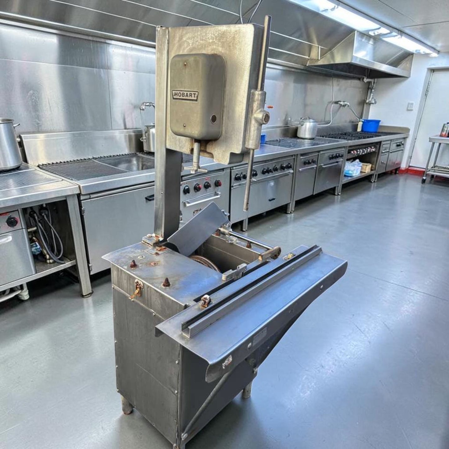 Dependable Condition – Hobart 5614 Commercial Meat Saw – 2 HP – 3 Phase – Heavy Duty – For Parts or Repair!