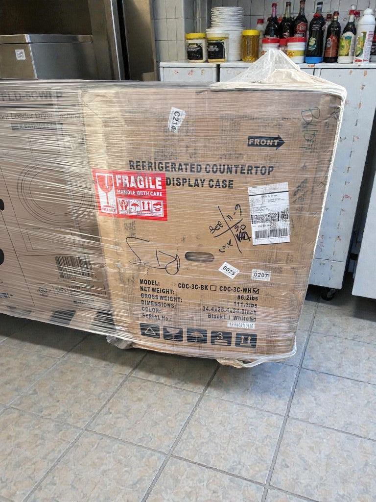 Brand -New Condition – KoolMore Refrigerated Countertop Display Case (Scratch & Dent)