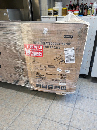 Brand -New Condition – KoolMore Refrigerated Countertop Display Case (Scratch & Dent)
