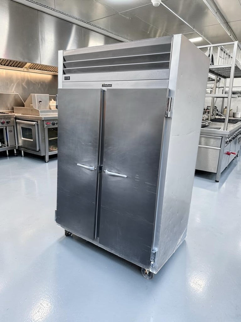Excellent Condition – Traulsen G20010 – 52.13" Two-Section Commercial Reach-In Refrigerator – 46 Cu. Ft. – Two Solid Doors – 115V – Fully Tested & Operational!