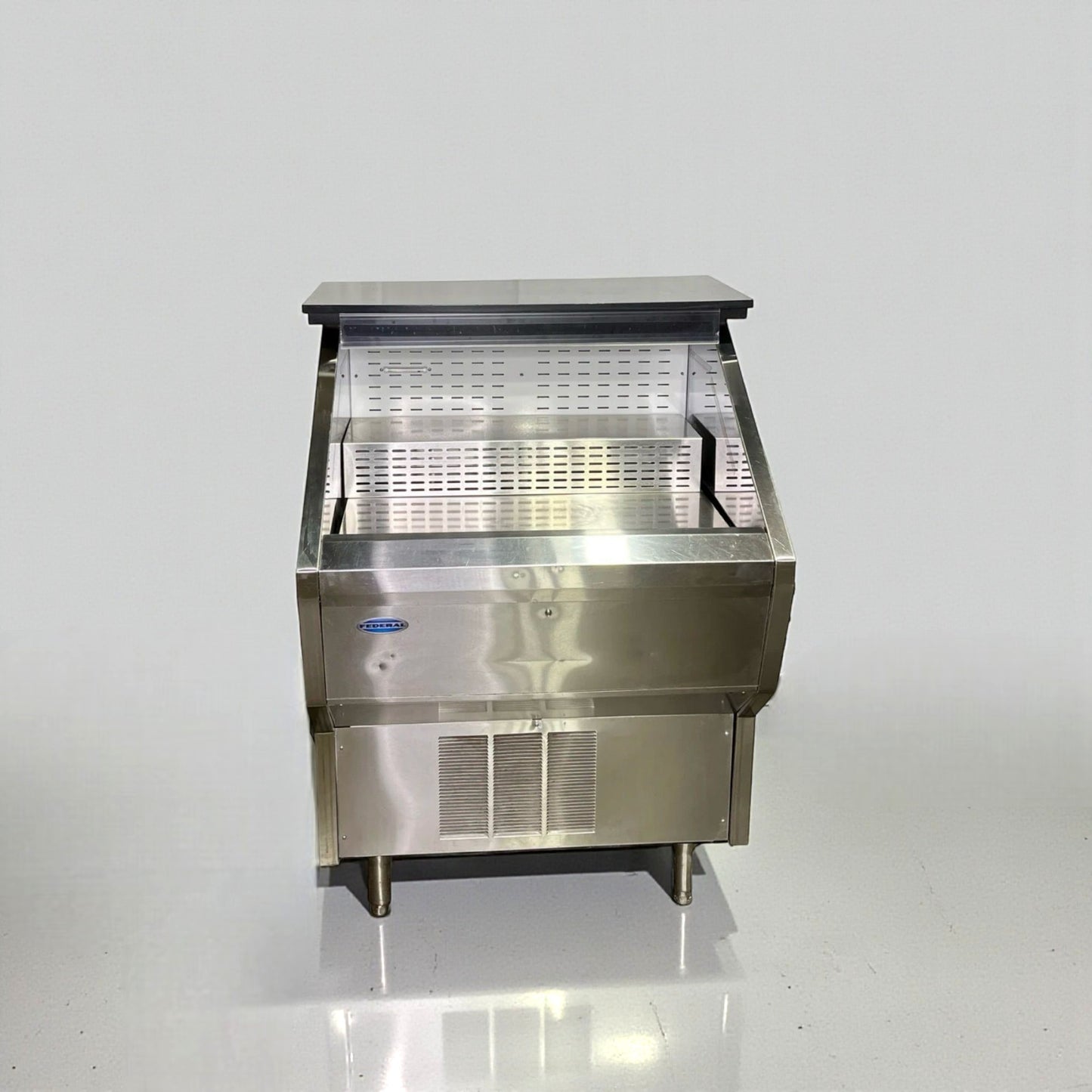 Excellent Condition – Federal Industries RSS3SC-2B – Commercial Refrigerated Display Case Merchandiser – 36" – Self-Service – UL Listed – Fully Tested & Operational!