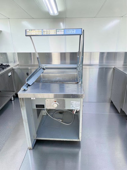 Premium Condition – Duke SUB-HF-L25M – Commercial Heated Food Table / Hot Holding Station – Glass Sneezeguard – Fully Tested & Operational!