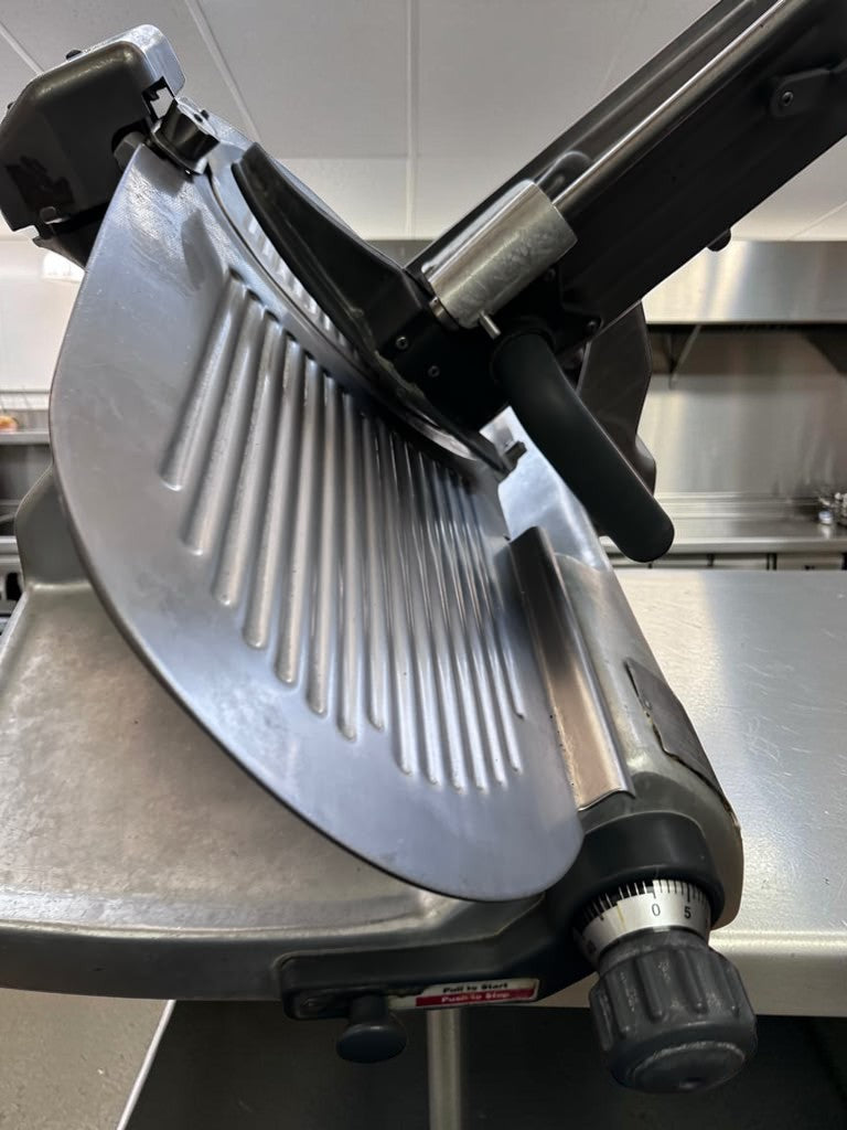 High-Grade Condition – Hobart 2812 – Heavy-Duty 12" Commercial Manual Meat & Deli Slicer with Built-In Sharpener – 1/2 HP – Fully Tested & Operational!