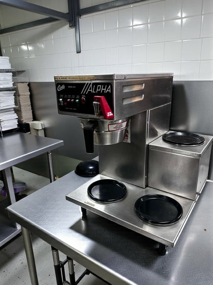 Outstanding Condition – Curtis ALPHA-IIIS / ALP3GTR63A000 – Commercial Automatic Decanter Coffee Brewer – 3 Warmers – 120V – Fully Tested & Operational!