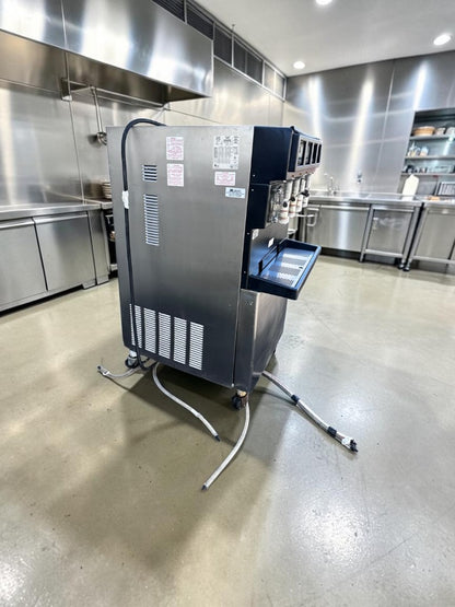 Exceptional Condition – Taylor 349-33 – 4-Flavor Commercial Frozen Carbonated Beverage Freezer / Slush Machine – 208–230V – 3 Phase – UL / NSF Listed – Fully Tested & Operational!