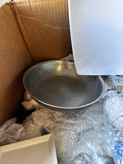 Remarkable Condition – Mixed Commercial Kitchenware Lot – White Serving Plates, Salt Shakers & Frying Pans – One Full Box – Restaurant Supply Bundle!