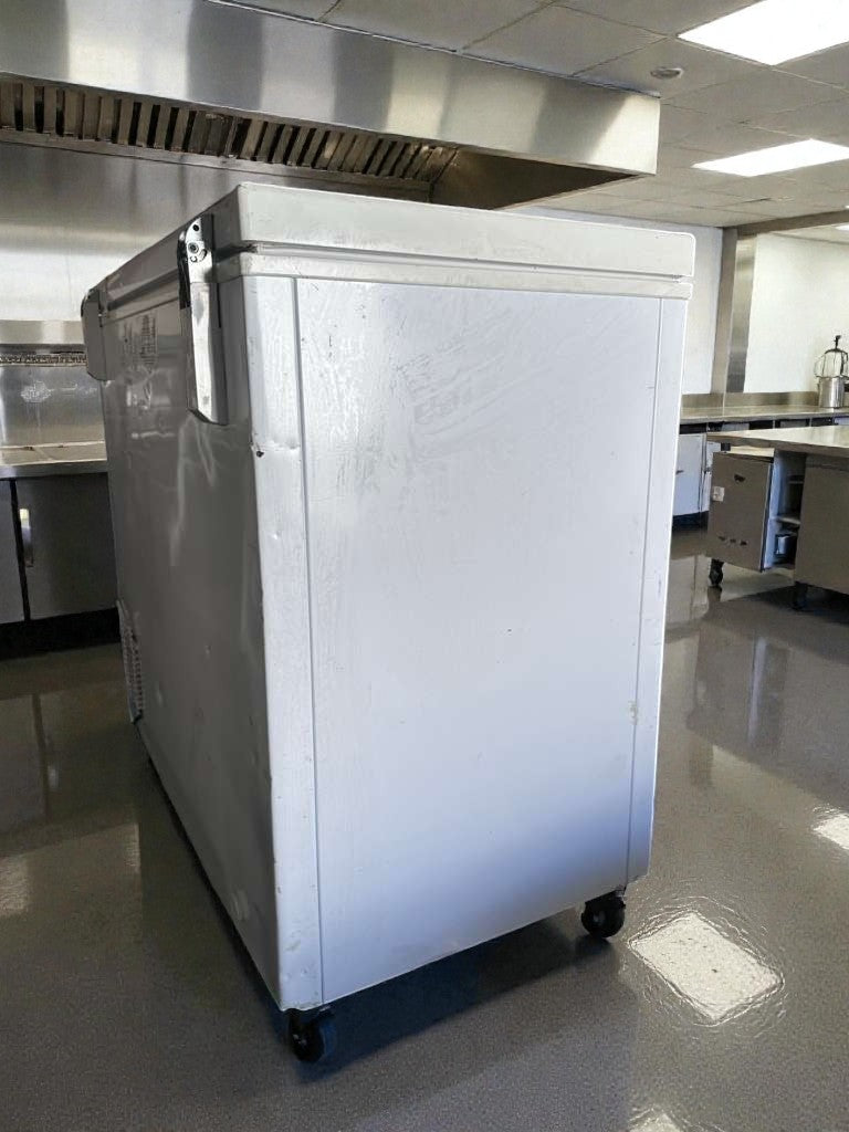 Excellent Condition – Galaxy 177CF7 – Commercial Chest Freezer – 7 Cu. Ft. – 115V – R600a – Fully Tested & Operational!