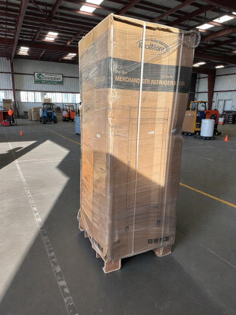 Brand -New Condition – KoolMore One-Door Glass Merchandiser Refrigerator (Scratch & Dent)