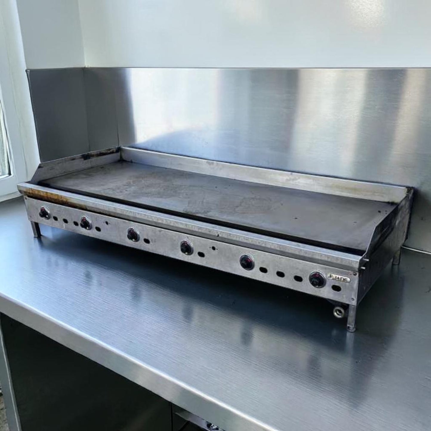 Elite Condition – Jade Range JGT-2472 – 72” Commercial Gas Countertop Griddle – Thermostatic Controls – 180,000 BTU – Fully Tested & Operational!