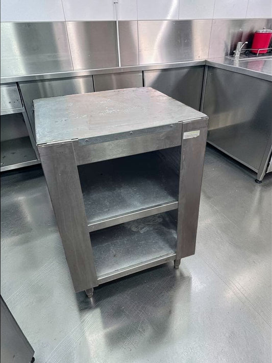 Excellent Condition – Commercial Stainless Steel Equipment Stand / Work Table – Heavy-Duty Kitchen Utility Base – Open Shelf Storage – Ready for Commercial Use!