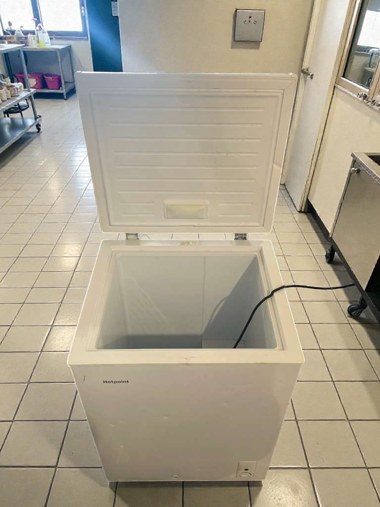 Immaculate Condition – Hotpoint Chest Freezer -  115V /  60 Hz - Fully Tested & Working!