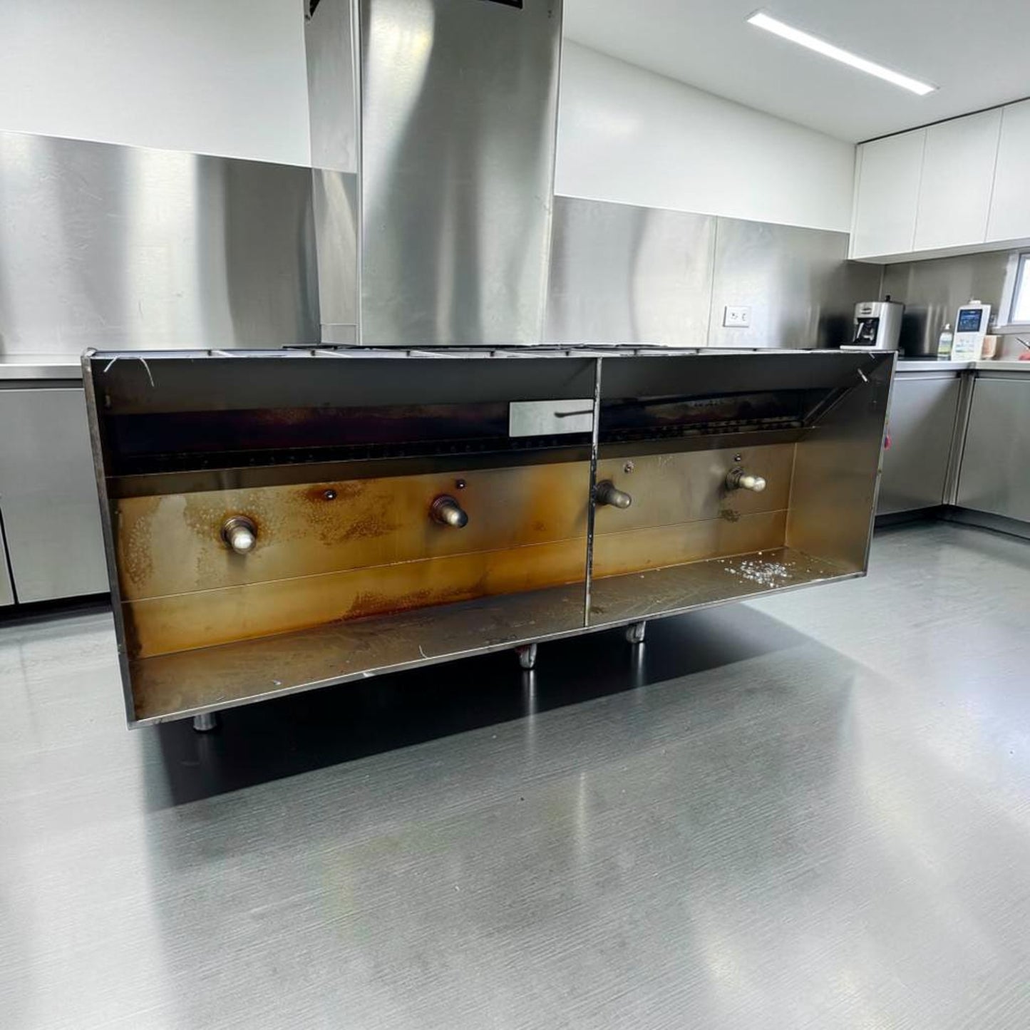 High-Grade Condition – Commercial Stainless Steel Exhaust Hood – Wall Mount Kitchen Hood – Heavy Duty Ventilation System – Fully Functional & Ready for Installation!