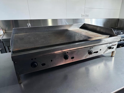 Superior Condition – Jade JGT-2448 – 48" Commercial Thermostatic Gas Griddle – 1" Steel Plate – Four Independent Controls – 120,000 BTU – Fully Tested & Operational!