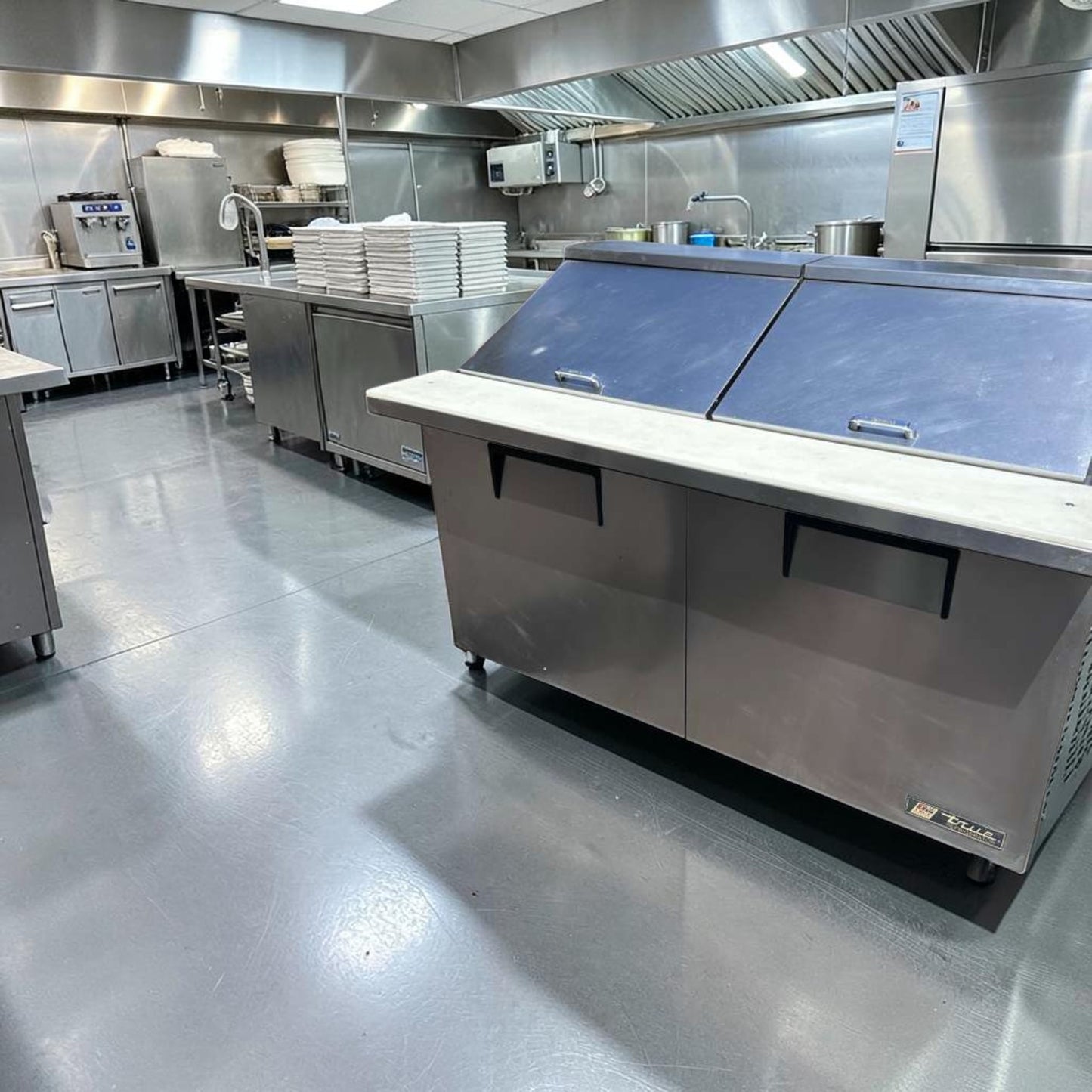 Elite Condition – True TSSU-60-24M-B-ST-HC Mega Top Refrigerated Sandwich Prep Table – 60” – 2 Door – Stainless Steel – Fully Tested & Operational!