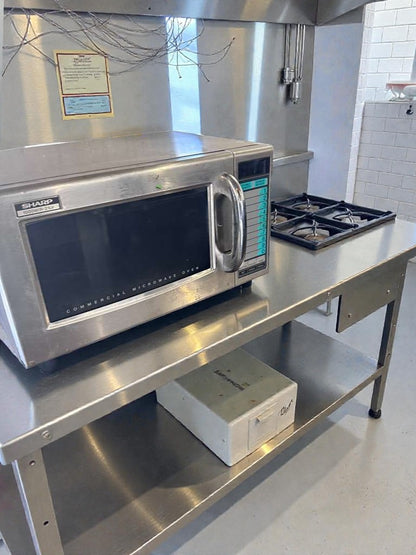 Premium Condition – Sharp R-21LV Commercial Microwave Oven – 1000W – Stainless Steel – Fully Tested & Operational!