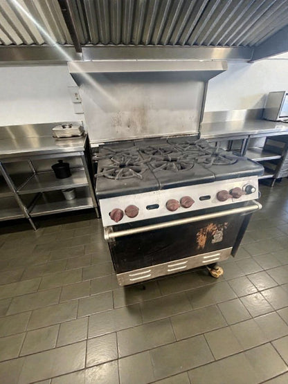 Exceptional Condition – Commercial Gas Range with Oven – 6 Burners – NSF Certified – Fully Tested & Operational!
