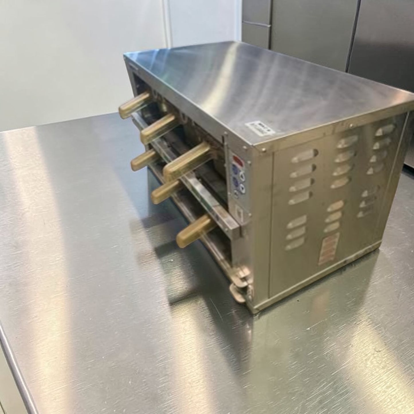 Exceptional Condition – Prince Castle EHBP23 Holding Bin System – Dual Lane Heated Food Holding Station – Stainless Steel – Fully Tested & Operational!